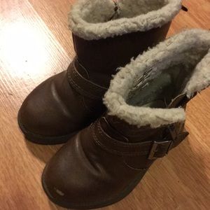 Brown winter boots